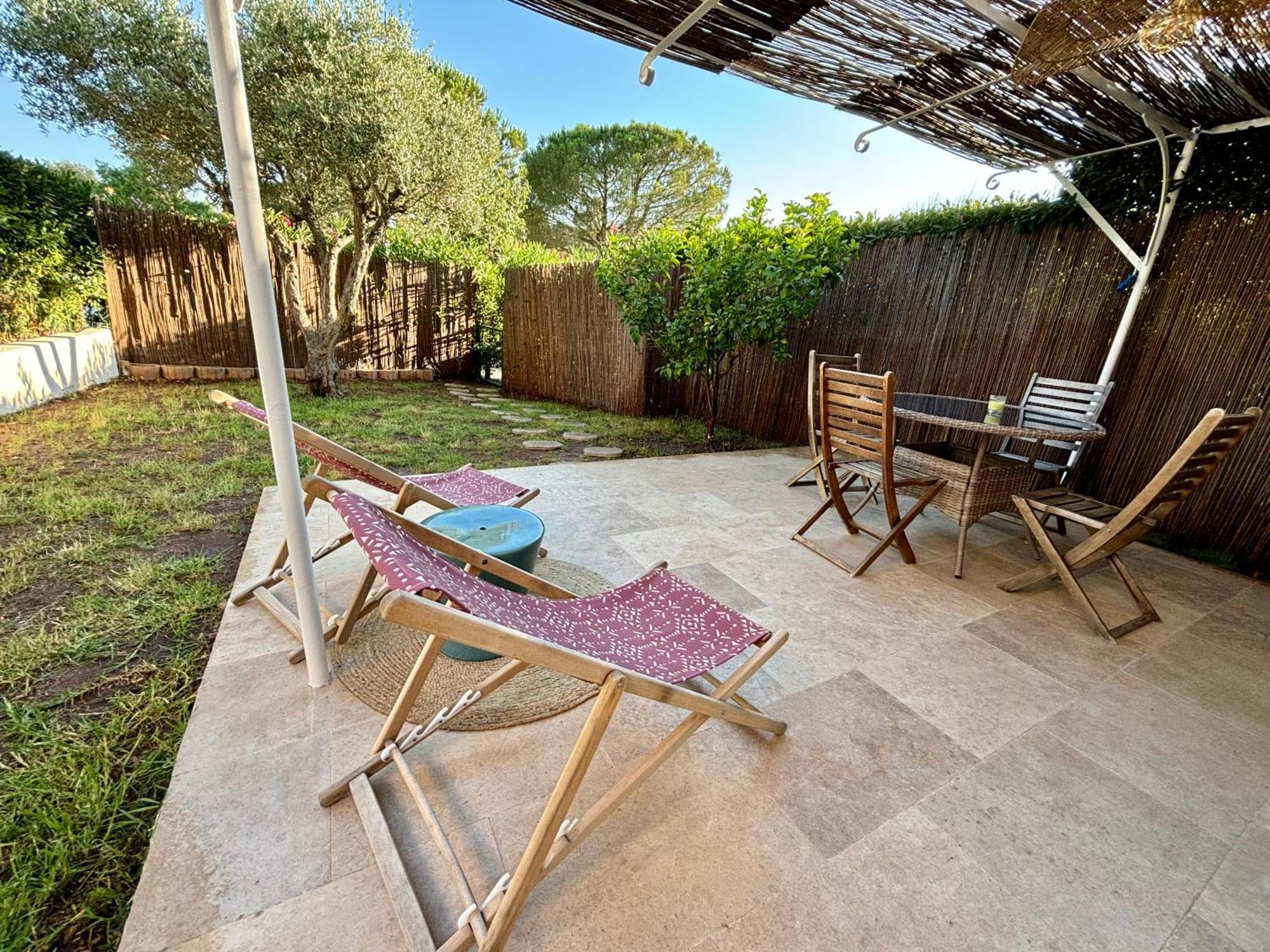 Bastidon Paisible Dans Residence Avec Piscine Frejus Luaran gambar
