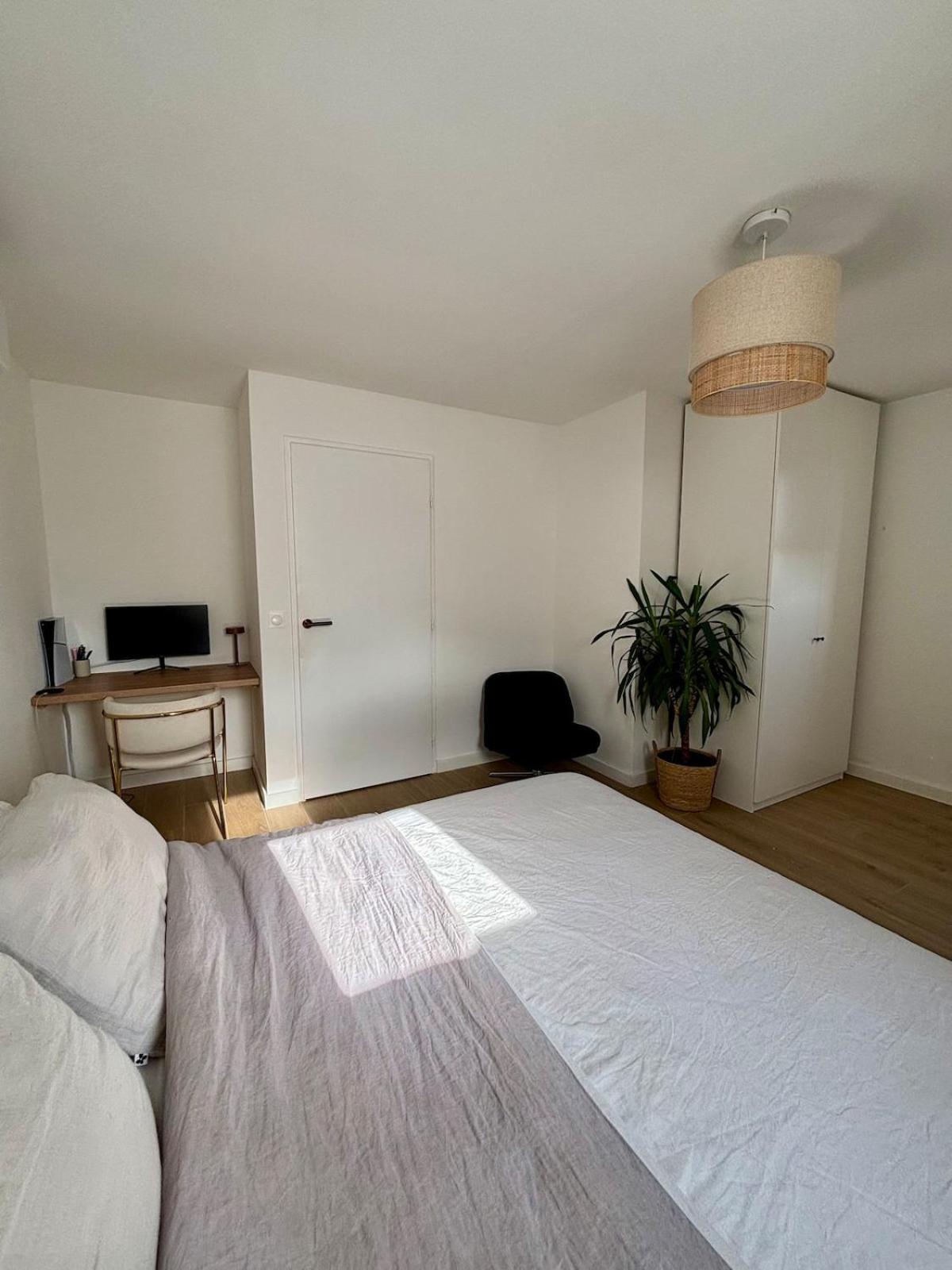 Bastidon Paisible Dans Residence Avec Piscine Frejus Luaran gambar